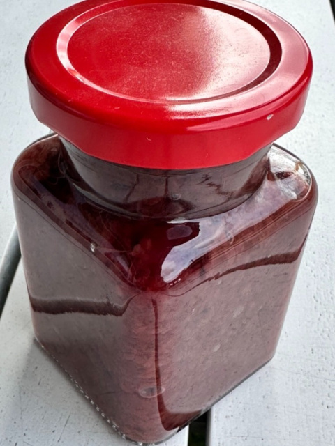 Mus malinowy w słoiku 200 ml Mus malinowy w słoiku 200 ml