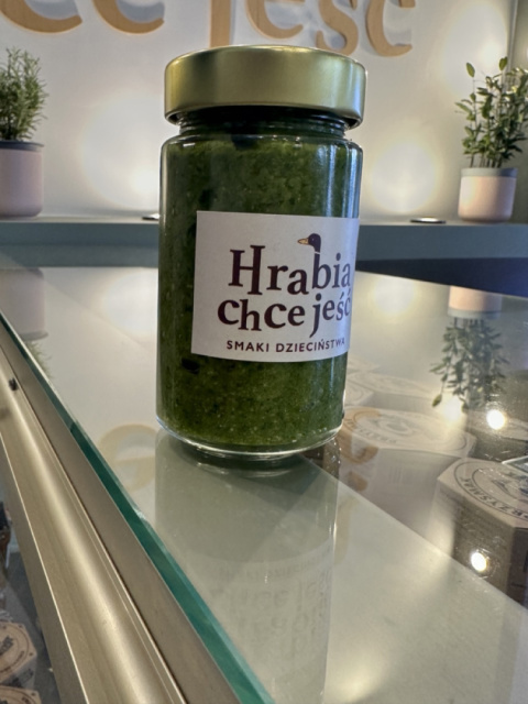 Przepyszne pesto bazyliowo-pistacjowe w słoiku Przepyszne pesto bazyliowo-pistacjowe w słoiku