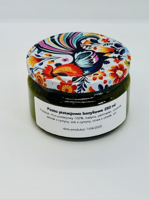 Przepyszne pesto bazyliowo-pistacjowe w słoiku Przepyszne pesto bazyliowo-pistacjowe w słoiku