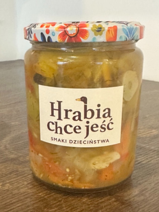 Sałatka z zielonych pomidorów w słoiku 500 ml