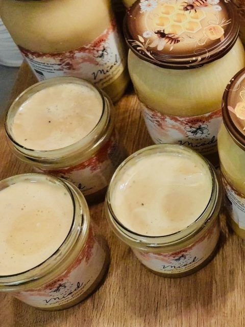 Miód wielokwiatowy z pyłkiem pszczelim i propolisem w słoiku 420g