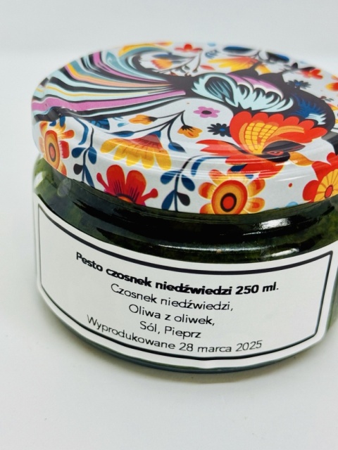 Rzemieślnicze pesto z czosnku niedźwiedziego w słoiku 250 ml Rzemieślnicze pesto z czosnku niedźwiedziego w słoiku 250 ml
