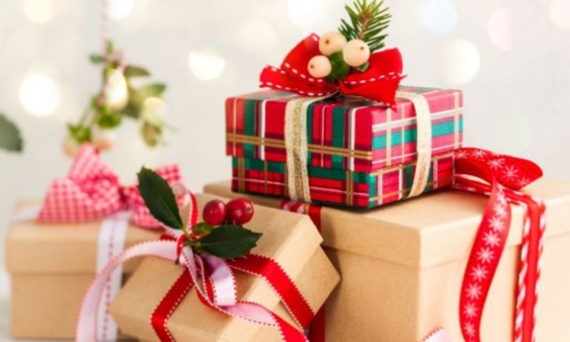 🎄 Dlaczego w ogóle dajemy sobie prezenty na Święta? O tradycji, emocjach i wyborach, które naprawdę mają sens